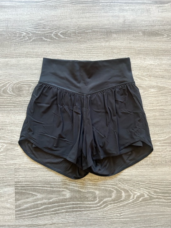 lululemon athletica Pants - lululemon athletica Black Women's High-Rise Flow Athletic Shorts